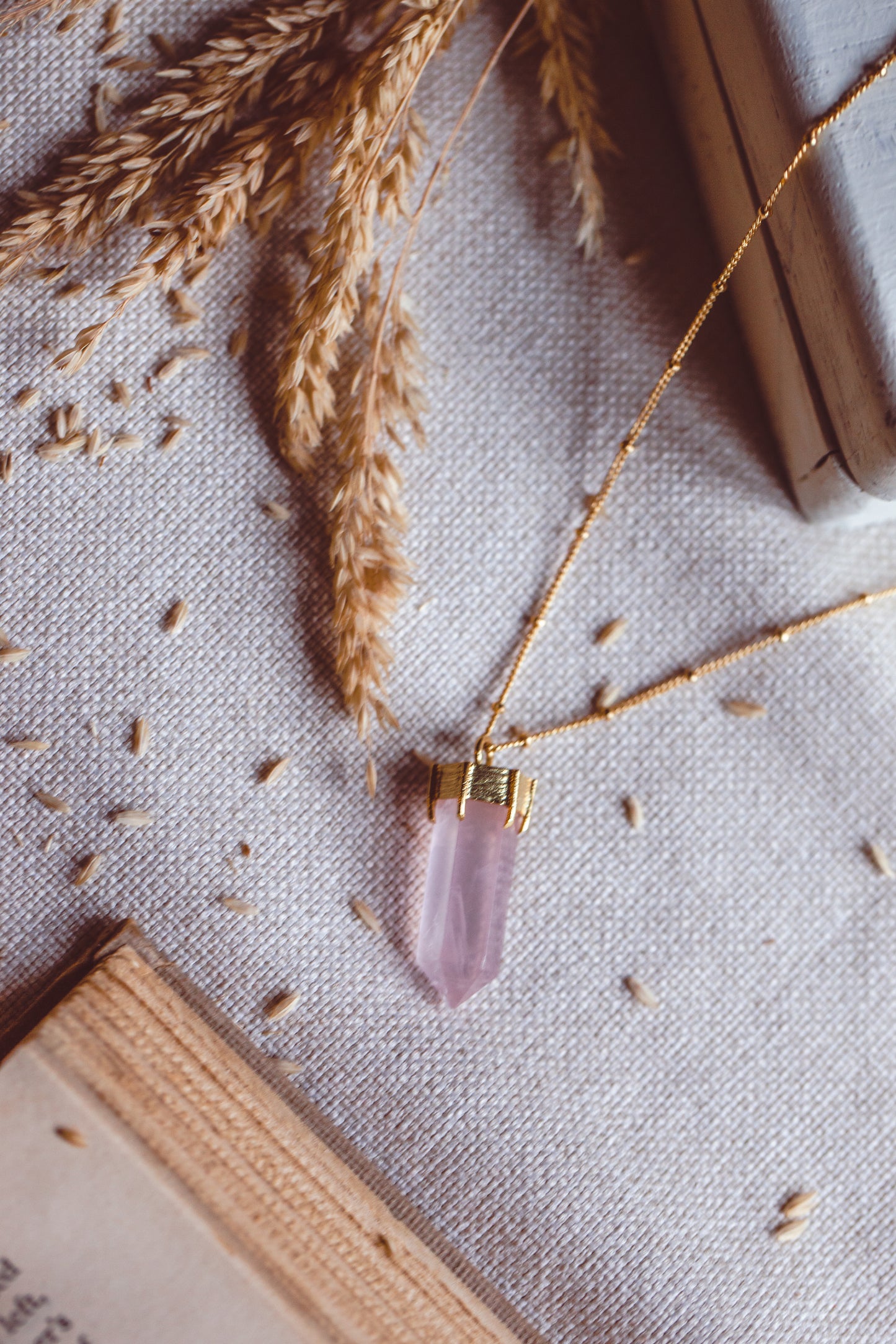 QUEEN OF HEARTS Rose Quartz Point Necklace