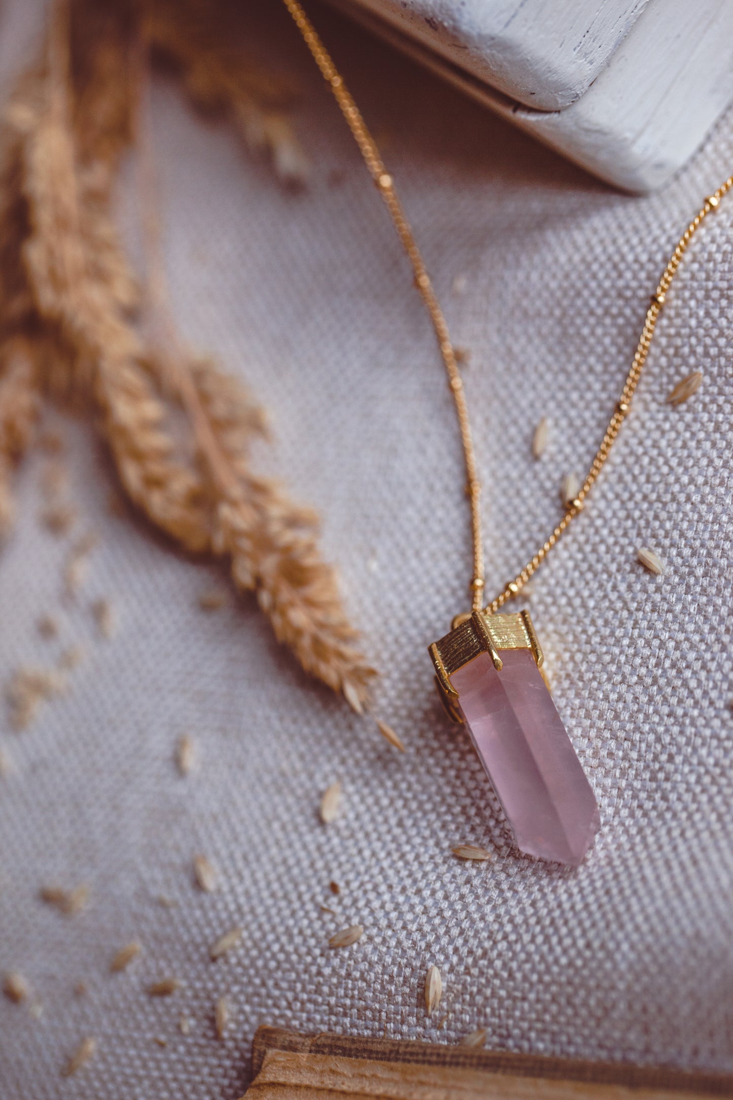 QUEEN OF HEARTS Rose Quartz Point Necklace